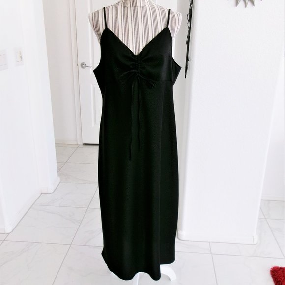 Emma & Michele Dresses & Skirts - Emma & Michele Black Satin Stretch Midi Slip Dress L Adjustable Straps